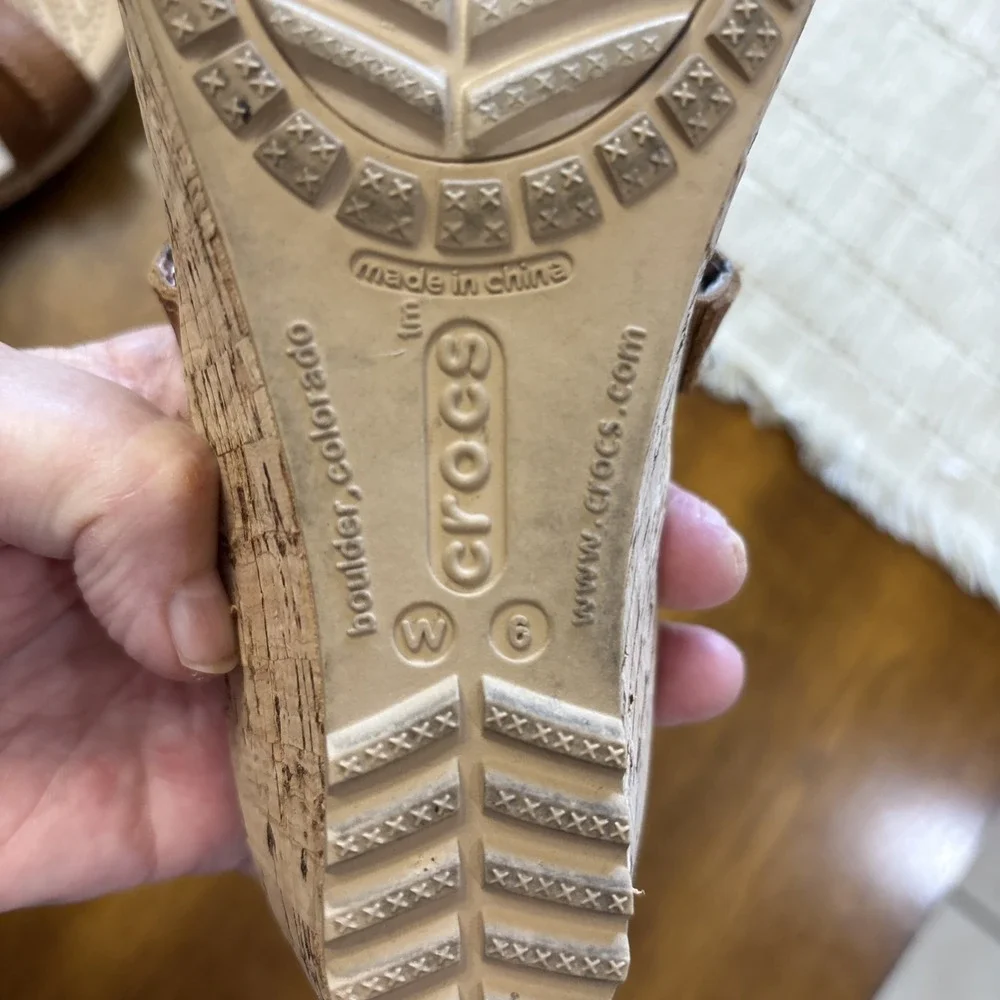 Crocs Sandals Women's  Size 8 Leigh Wedge Leather Upper